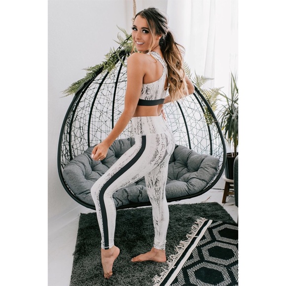 Python High Waisted Legging & Padded Sports Bra size small - Picture 2 of 5